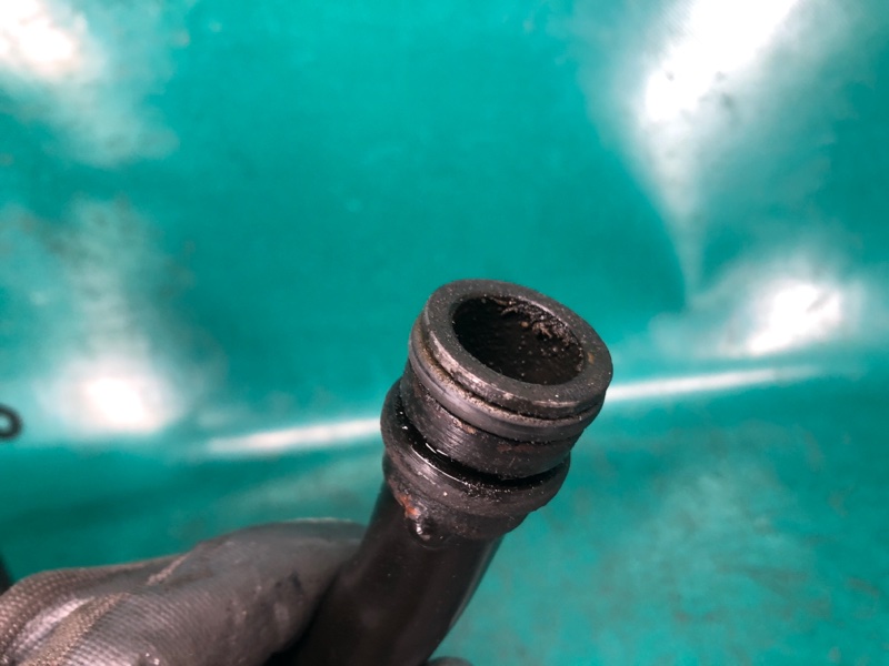 Патрубок системы охлаждения PASSAT B7 11-15 11/2011 CBTA 2.5L