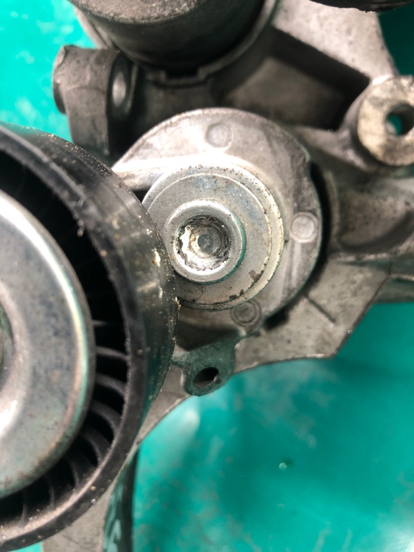 Натяжитель ремня генератора PASSAT B7 11-15 11/2011 CBTA 2.5L