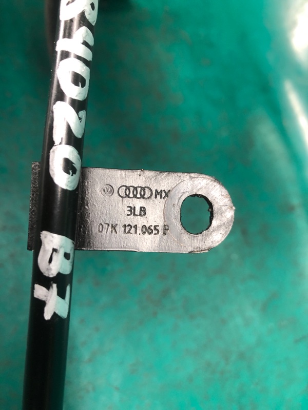 Патрубок системы охлаждения VOLKSWAGEN PASSAT B7 11-15 CBTA 2.5L