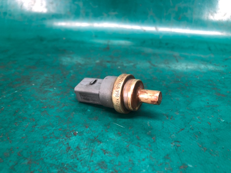 Датчик температуры охлаждающей жидкости VOLKSWAGEN PASSAT B7 11-15 11/2011 CBTA 2.5L 06A 919 501 A Б/У