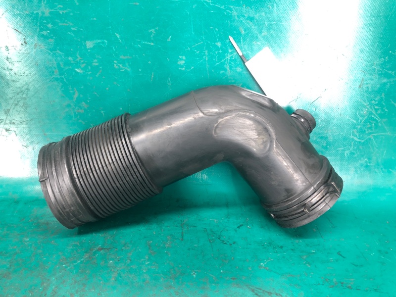 Патрубок воздушного фильтра PASSAT B7 11-15 11/2011 CBTA 2.5L