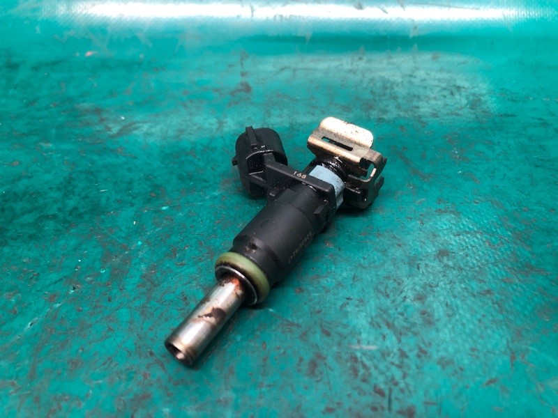 Форсунка топливная VOLKSWAGEN PASSAT B7 11-15 11/2011 CBTA 2.5L 07K 906 031 C Б/У