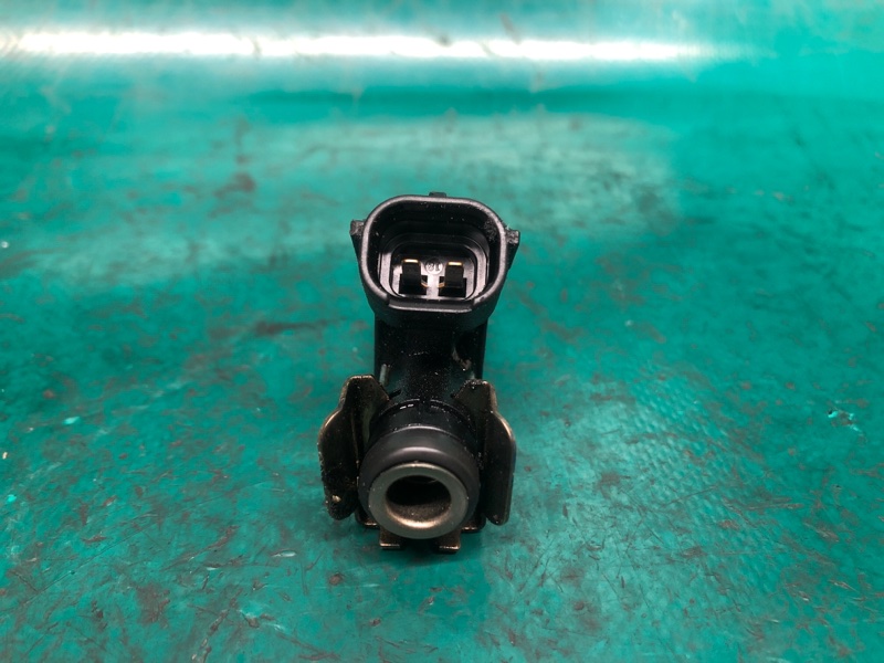 Форсунка топливная PASSAT B7 11-15 11/2011 CBTA 2.5L