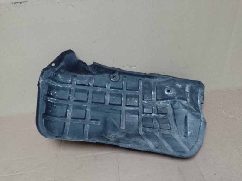 Подкрылок задний левый QUEST S 11-17 2014 Минивен E52 3.5