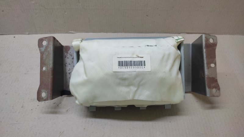 Запчасть подушка безопасности пассажира MAZDA 3 BK 03-08 2005 SEDAN 2.3 BP4K-57-K50D Б/У Подушка безопасности пассажира MAZDA 3 BK 03-08 2005 SEDAN 2.3 BP4K-57-K50D Б/У