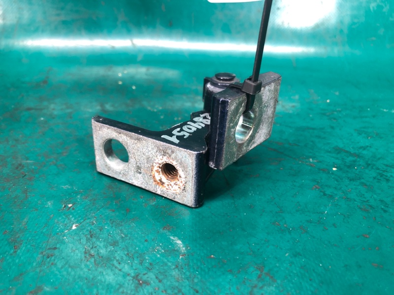 Петля двери верхняя задняя правая PASSAT B7 11-15 11/2011 CBTA 2.5L