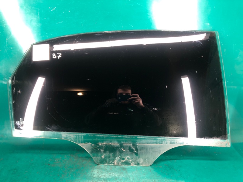 Стекло двери заднее правое VOLKSWAGEN PASSAT B7 11-15 11/2011 CBTA 2.5L 561 845 026 Б/У
