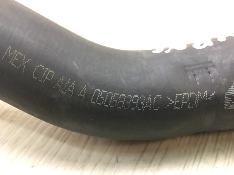 Патрубок системы охлаждения JOURNEY 08-20 JC Патрубок системы охлаждения JOURNEY 08-20 JC