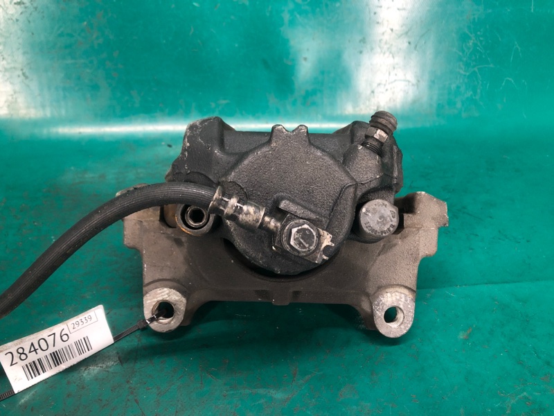 Суппорт тормозной передний правый VOLKSWAGEN PASSAT B7 11-15 CBTA 2.5L