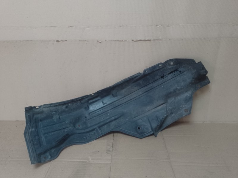 Подкрылок передний левый M35/M45 04-10