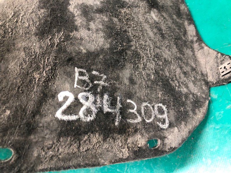 Подкрылок задний левый PASSAT B7 11-15 11/2011 CBTA 2.5L