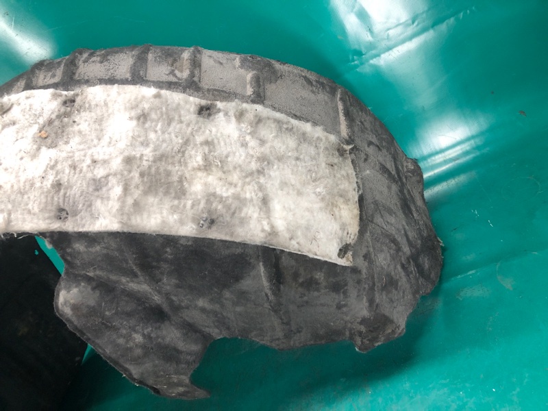 Подкрылок задний левый PASSAT B7 11-15 11/2011 CBTA 2.5L