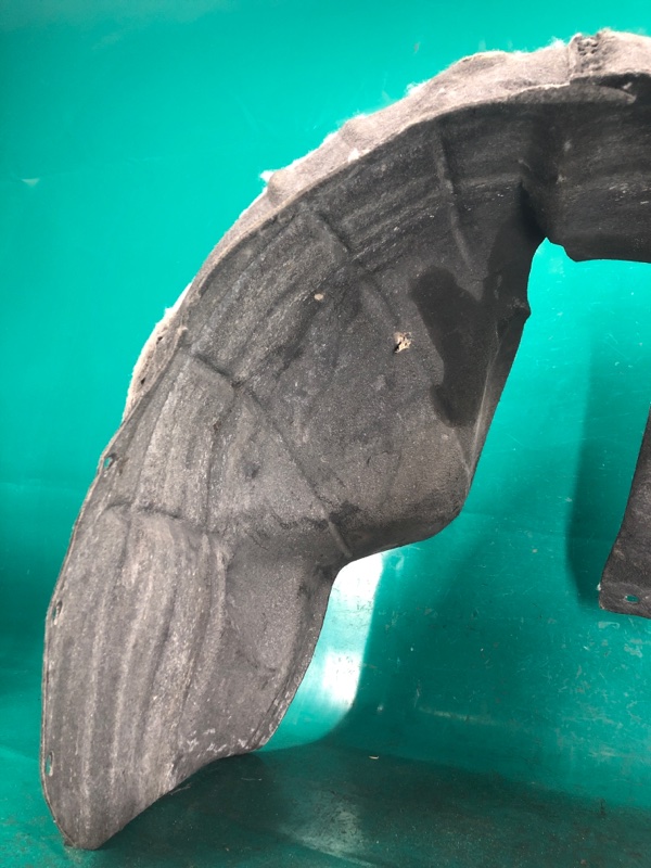 Подкрылок задний правый VOLKSWAGEN PASSAT B7 11-15 CBTA 2.5L