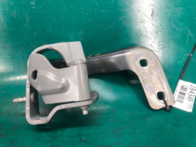 Петля крышки багажника правая Q5 08-16 2011 CAEB 2.0T