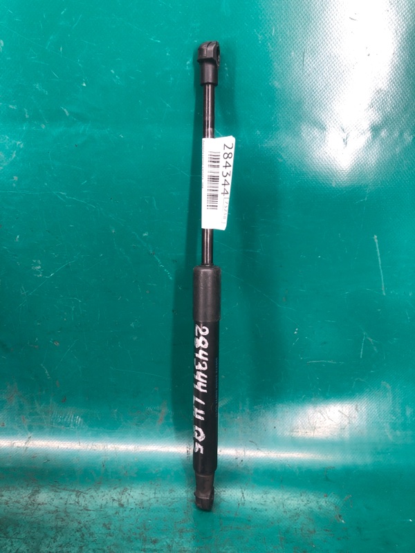 Амортизатор капота левый AUDI Q5 08-16 2011 CAEB 2.0T 8R0 823 359 A Б/У