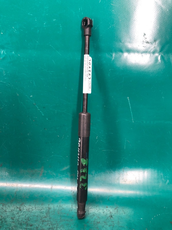 Амортизатор капота правый AUDI Q5 08-16 2011 CAEB 2.0T 8R0 823 359 A Б/У