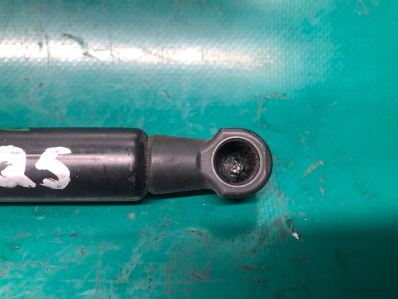 Амортизатор капота правый Q5 08-16 2011 CAEB 2.0T