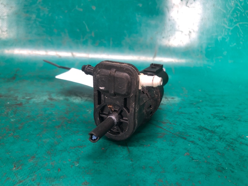 Насос омывателя стекла AUDI Q5 08-16 CAEB 2.0T