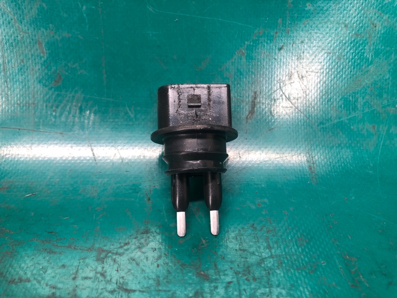 Датчик уровня бачка омывателя AUDI Q5 08-16 2011 CAEB 2.0T 7M0 919 376 Б/У