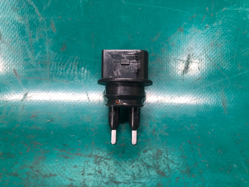 Датчик уровня бачка омывателя AUDI Q5 08-16 CAEB 2.0T