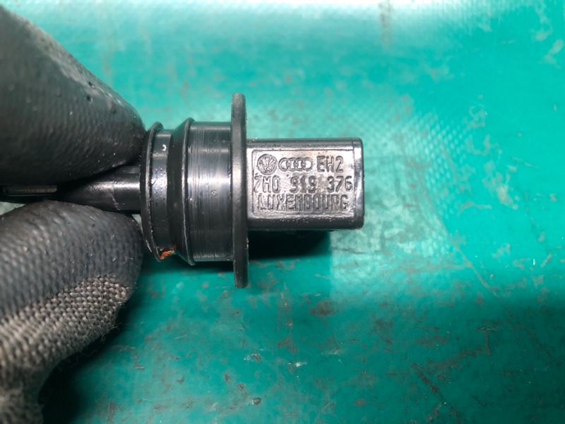 Датчик уровня бачка омывателя Q5 08-16 2011 CAEB 2.0T