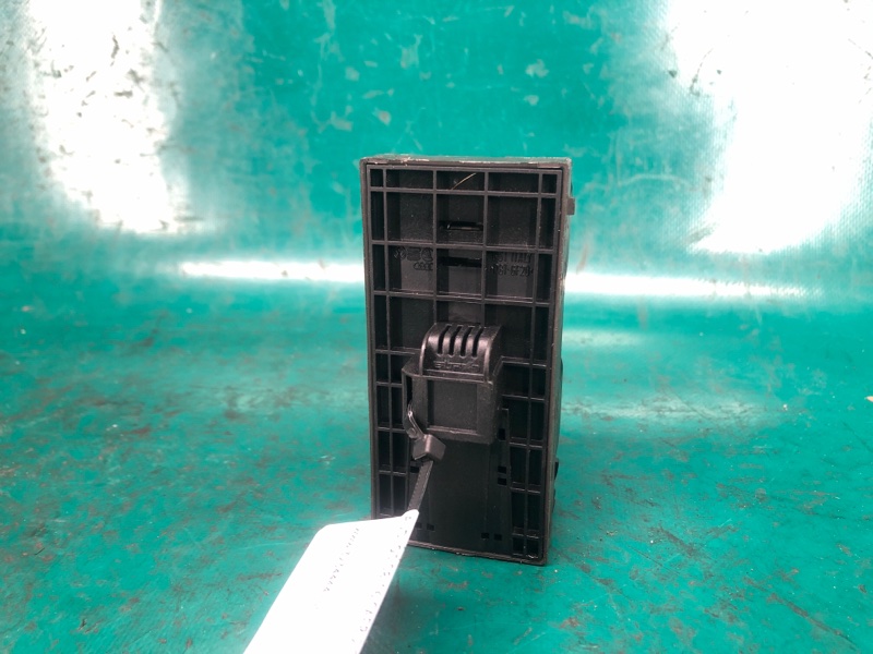 Блок управления стеклоподъемниками передний левый Q5 08-16 2011 CAEB 2.0T