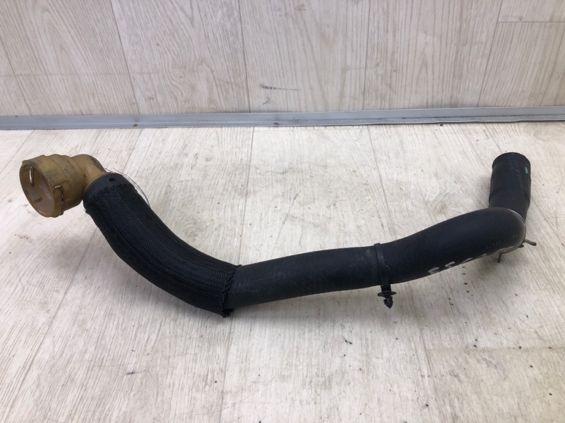 Запчасть патрубок системы охлаждения FORD ESCAPE 12-19 CV6Z-8260-N Б/У Патрубок системы охлаждения FORD ESCAPE 12-19 CV6Z-8260-N Б/У