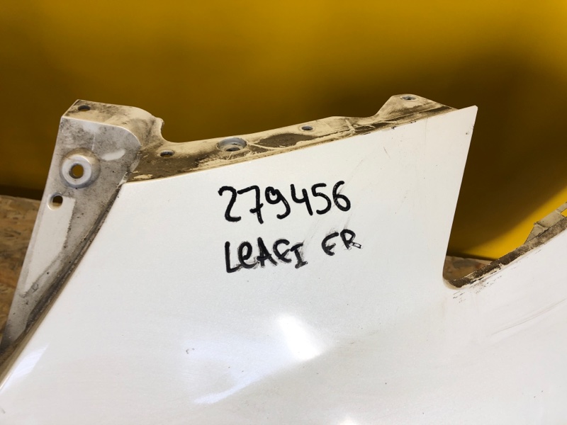 Бампер передний LEAF 10-17