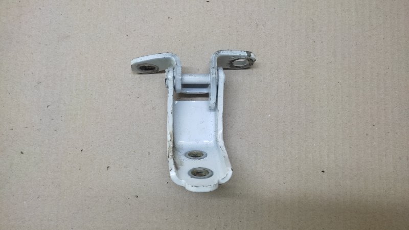 Петля двери нижняя задняя правая TLX 14-17 2017 3.5L 6