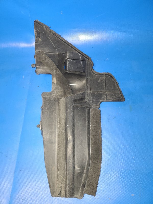 Дефлектор воздушный левый TOYOTA PRIUS - 30 09-17