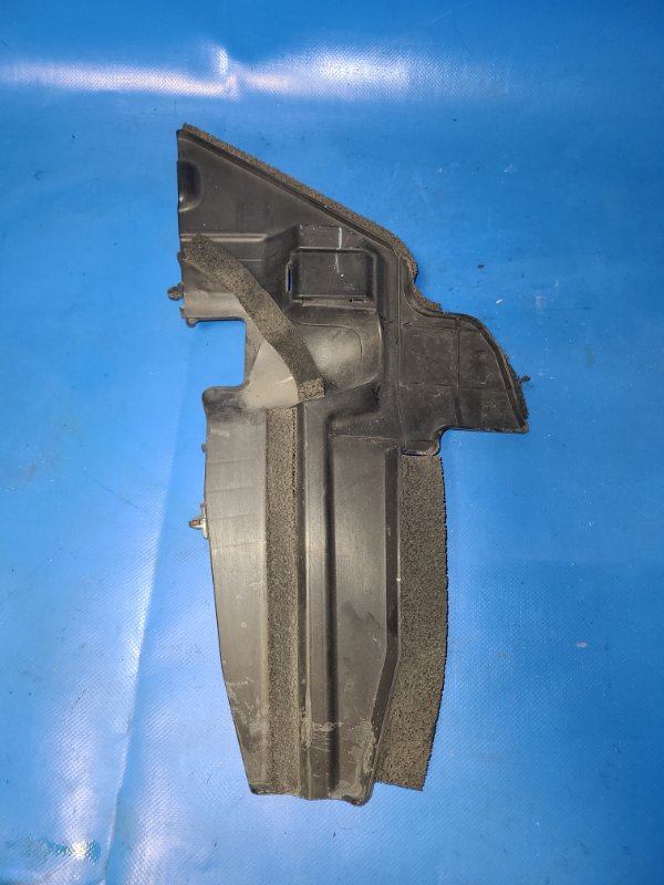 Дефлектор воздушный левый TOYOTA PRIUS - 30 09-17