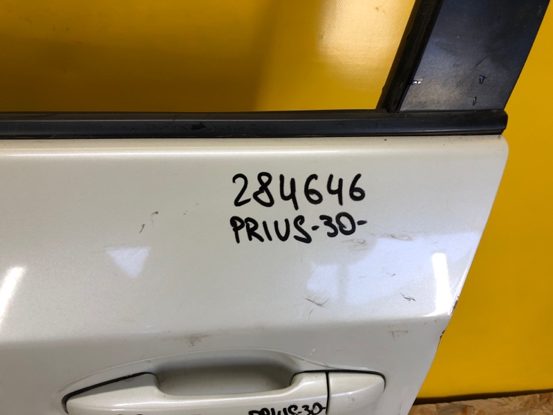 Дверь передняя левая PRIUS - 30 09-17 Дверь передняя левая PRIUS - 30 09-17