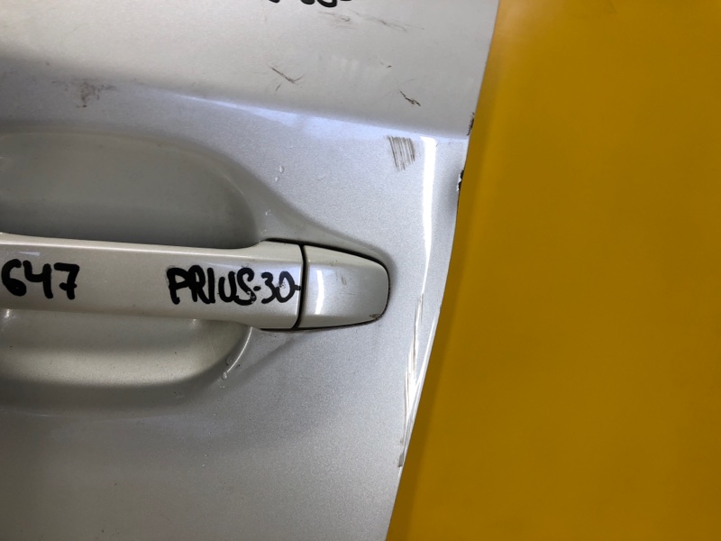 Дверь передняя левая TOYOTA PRIUS - 30 09-17 Дверь передняя левая TOYOTA PRIUS - 30 09-17