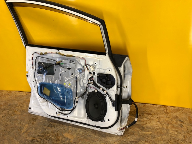 Дверь передняя левая PRIUS - 30 09-17 Дверь передняя левая PRIUS - 30 09-17