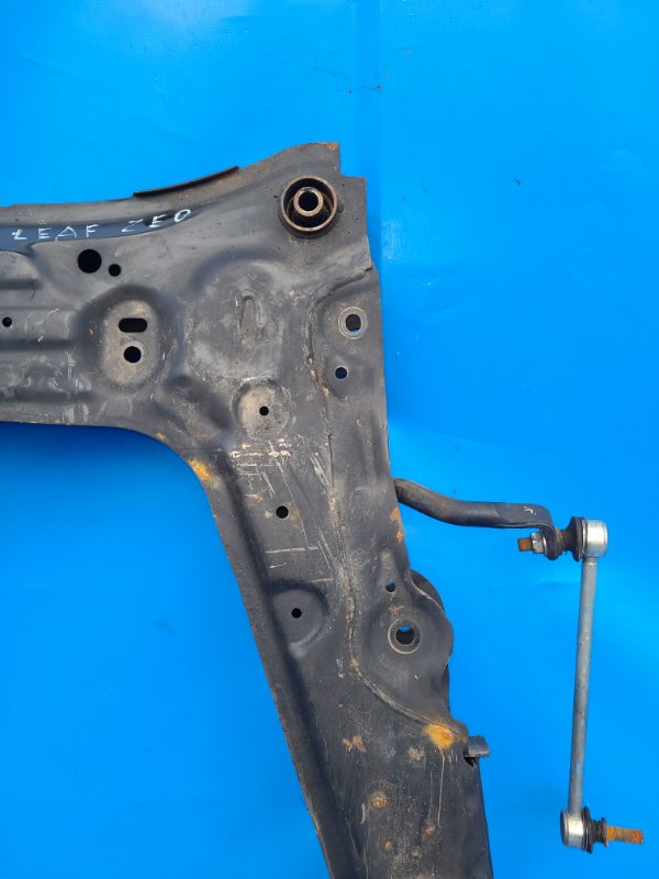 Балка передней подвески LEAF 10-17