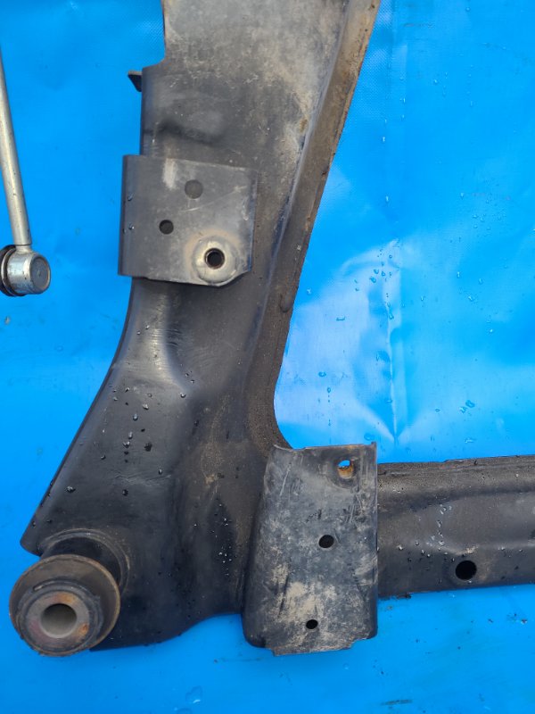 Балка передней подвески LEAF 10-17