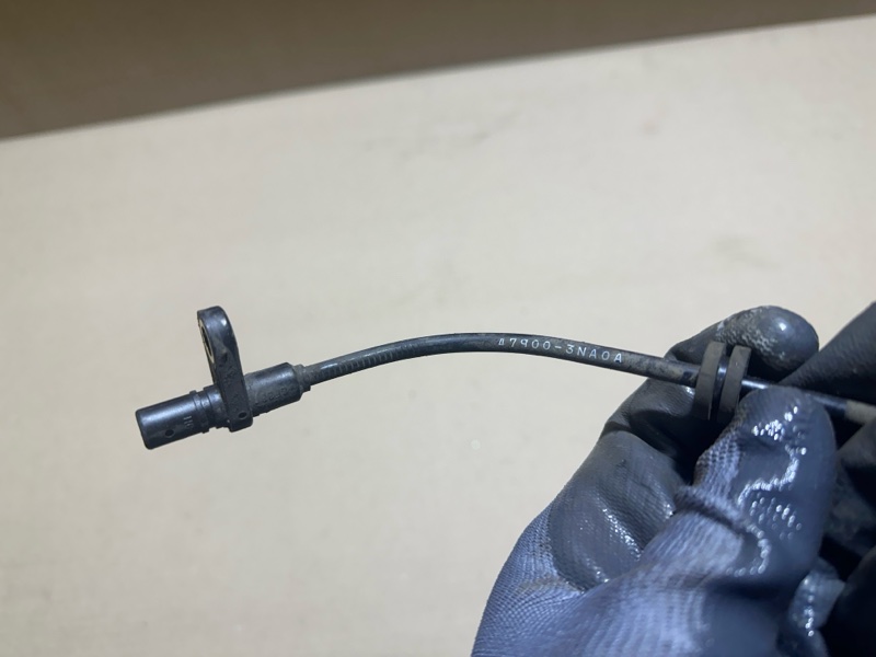 Датчик ABS задний левый NISSAN LEAF 10-17