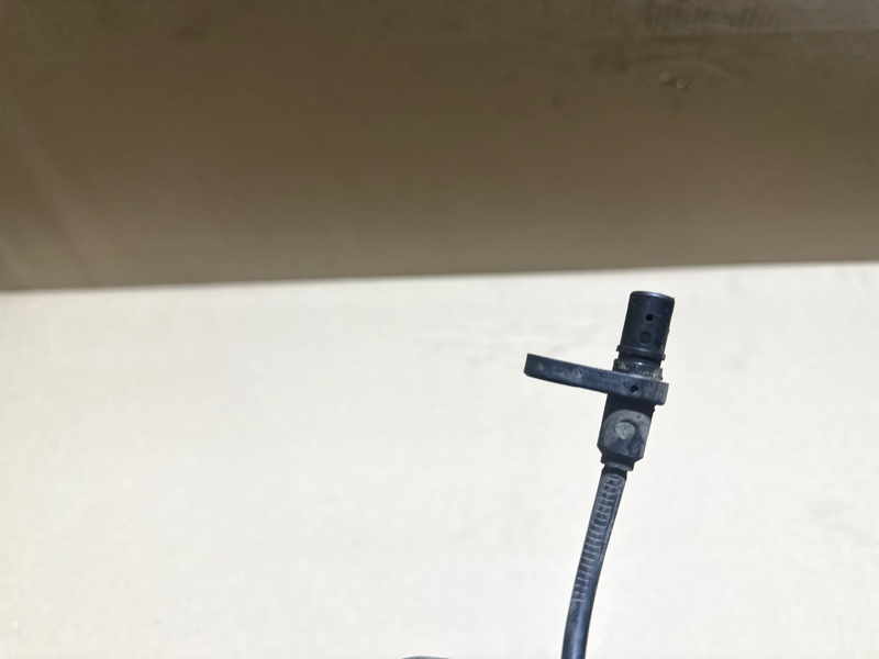 Датчик ABS задний правый NISSAN LEAF 10-17