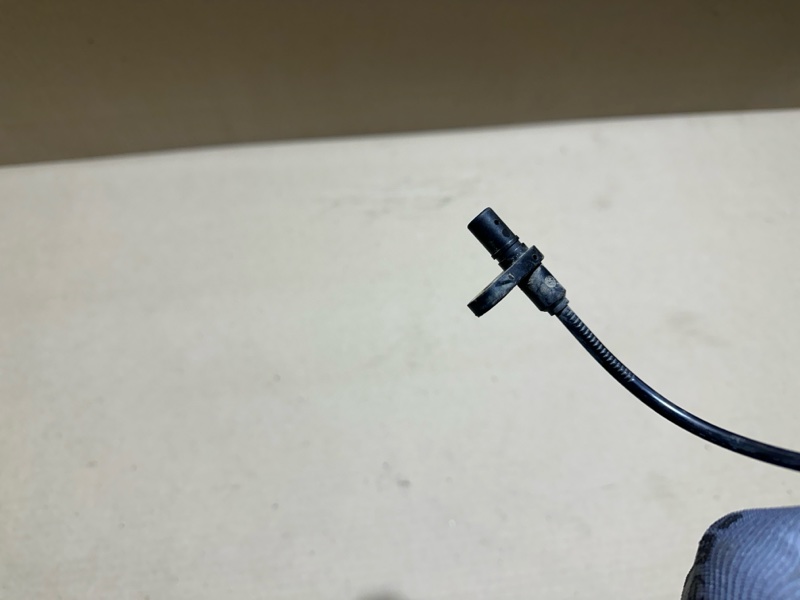 Датчик ABS задний правый LEAF 10-17