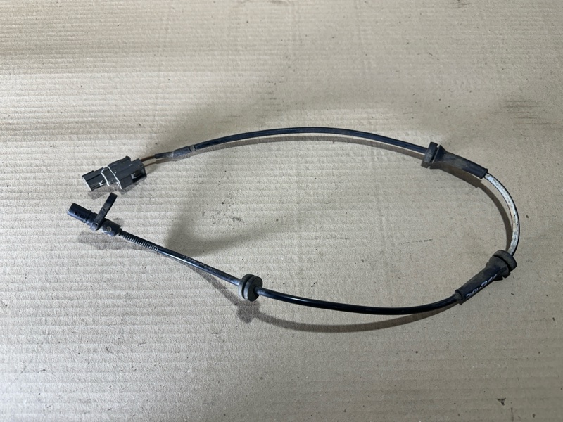 Датчик ABS задний левый LEAF 10-17