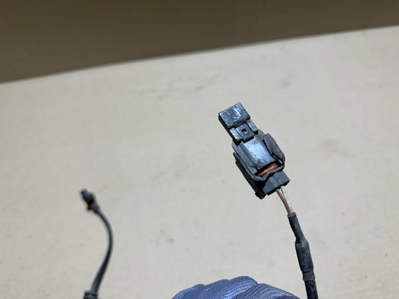 Датчик ABS задний левый LEAF 10-17