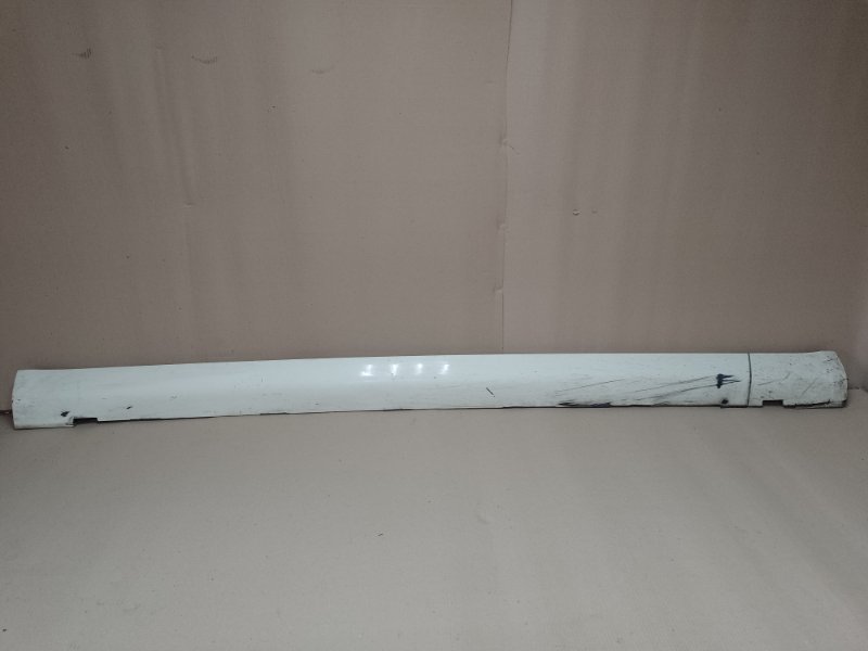 Запчасть накладка порога наружная правая CHRYSLER 300 04-10 2008 Седан 3.5 EGG 68000320AA Б/У Накладка порога наружная правая CHRYSLER 300 04-10 2008 Седан 3.5 EGG 68000320AA Б/У