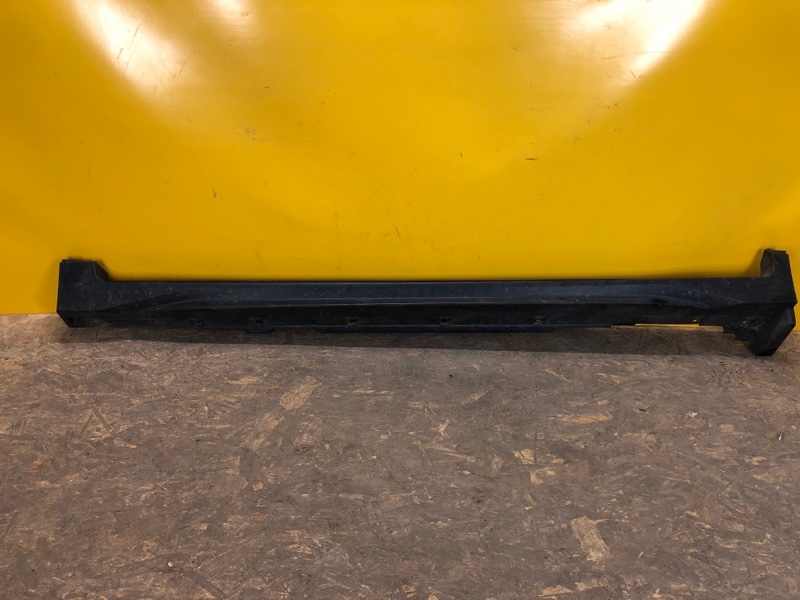 Накладка порога наружная левая NISSAN X-TRAIL/ROGUE T32 13-20 76851-6FR0A Б/У