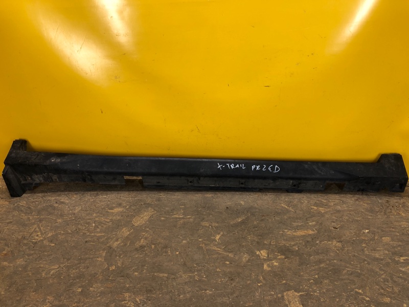 Накладка порога наружная правая NISSAN X-TRAIL/ROGUE T32 13-20 76850-4CE0A Б/У
