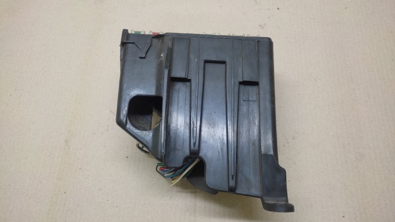 Блок предохранителей моторный отсек TOYOTA SOLARA 03-09 3.3 3MZFE Блок предохранителей моторный отсек TOYOTA SOLARA 03-09 3.3 3MZFE