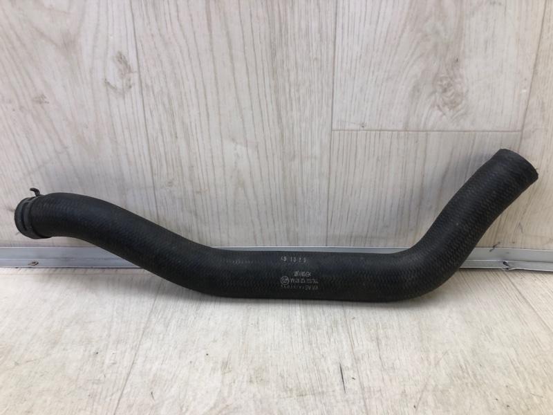 Патрубок системы охлаждения PASSAT B8 14-