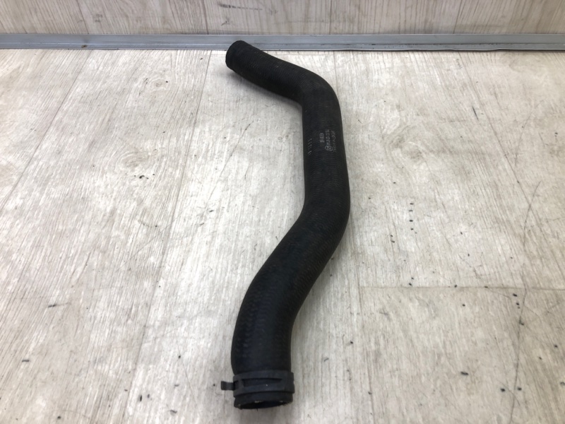 Патрубок системы охлаждения PASSAT B8 14-