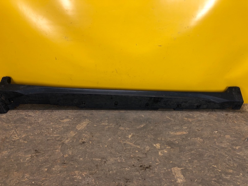 Накладка порога наружная правая NISSAN X-TRAIL/ROGUE T32 13-20 76850-6FR0A Б/У