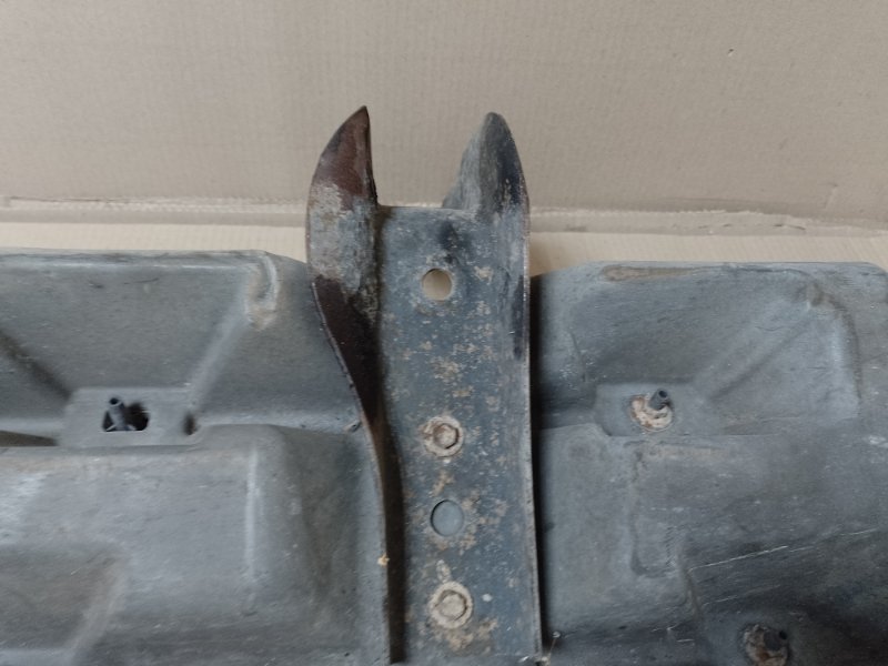 Подножка левая NISSAN QX56 / TITAN / ARMADA 04-16 VK56DE