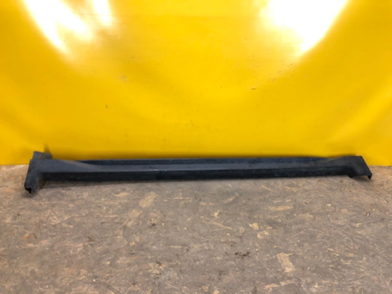 Накладка порога наружная левая NISSAN X-TRAIL/ROGUE T32 13-20 76851-6FR0A Б/У